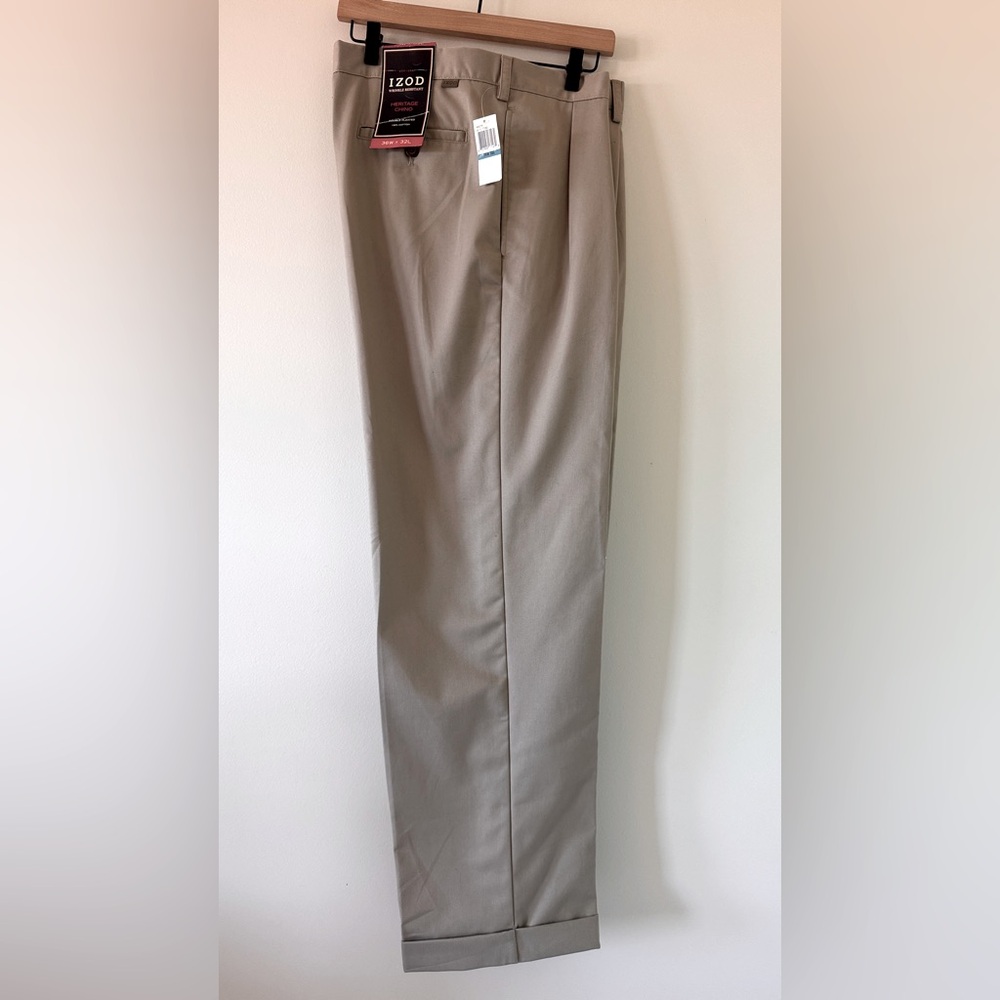 IZOD NWT Heritage Chino Khaki Double Pleated Size 36W X 32L